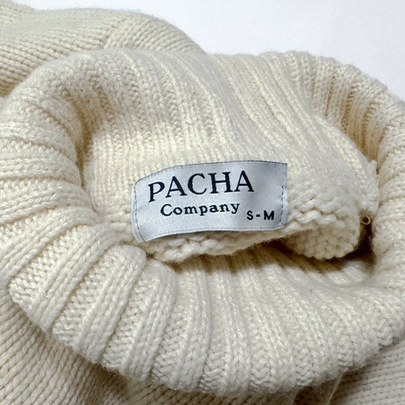 Pacha Cream Cable-Knit Oversized Turtleneck Sweater - Picture 5 of 8